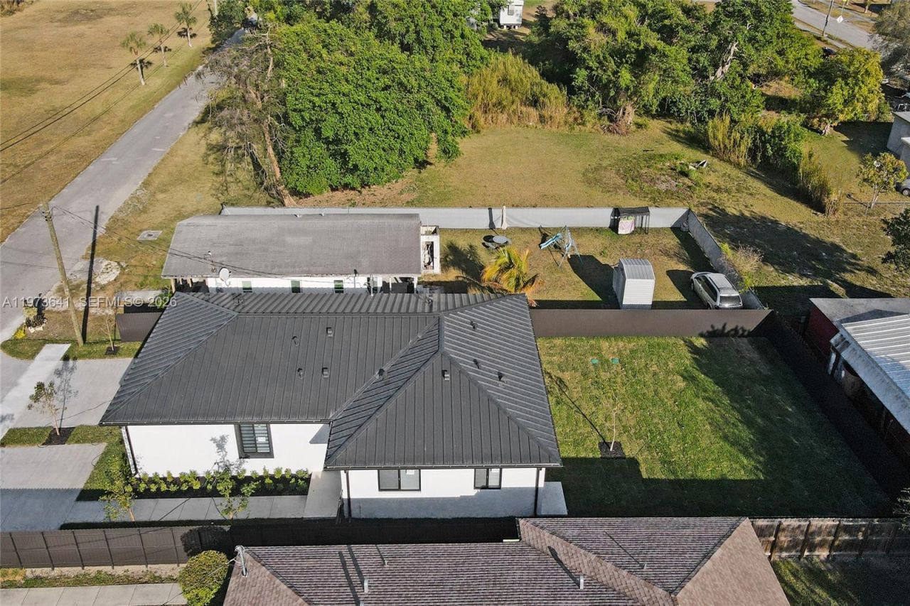 12120 SW 219th St, Unit B, Miami, FL 33170 Photo