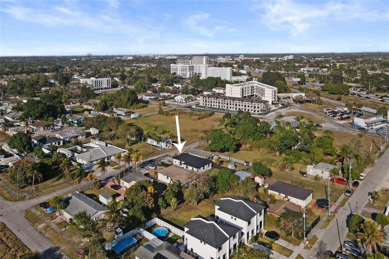 12120 SW 219th St, Unit B, Miami, FL 33170 Photo