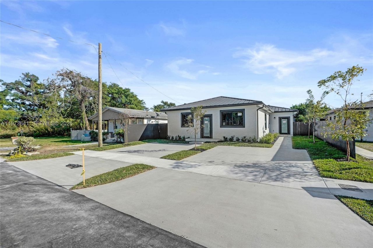 12120 SW 219th St, Unit B, Miami, FL 33170 Photo