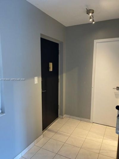 220 Kings Point Dr , Unit 103, Sunny Isles Beach, FL 33160 Photo