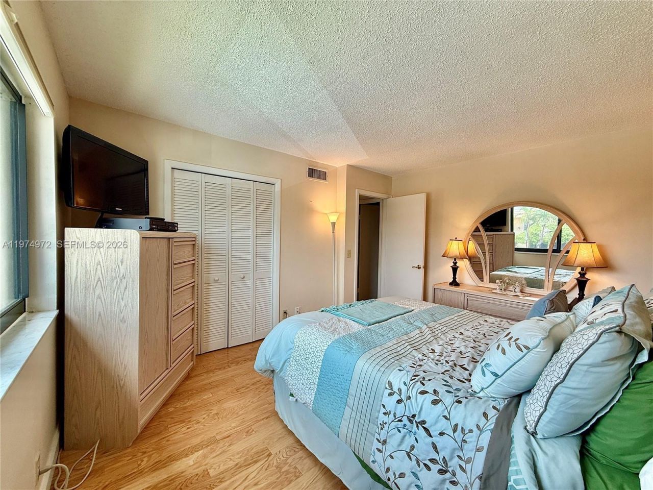 318 Lakeview Dr , Unit 203, Weston, FL 33326 Photo