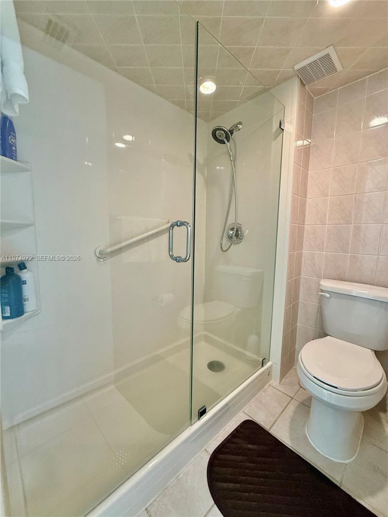 318 Lakeview Dr , Unit 203, Weston, FL 33326 Photo