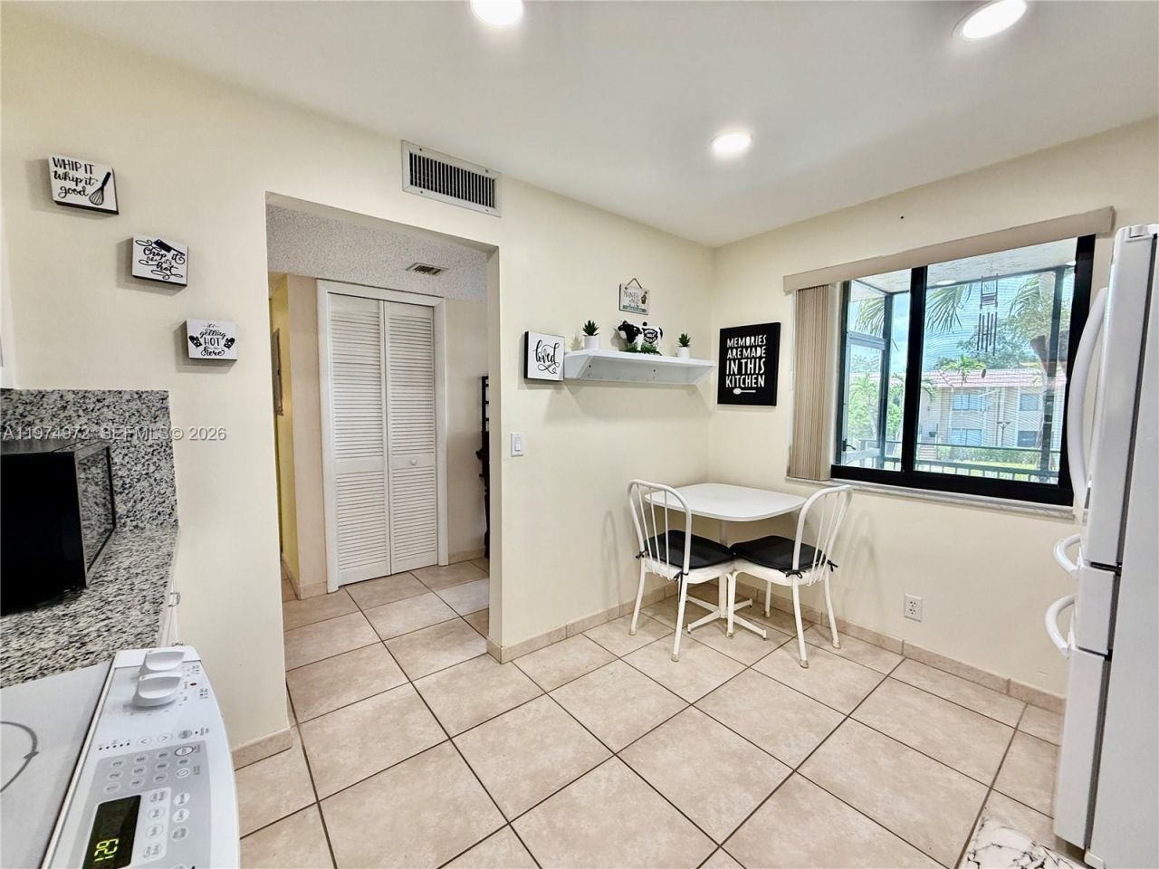 318 Lakeview Dr , Unit 203, Weston, FL 33326 Photo