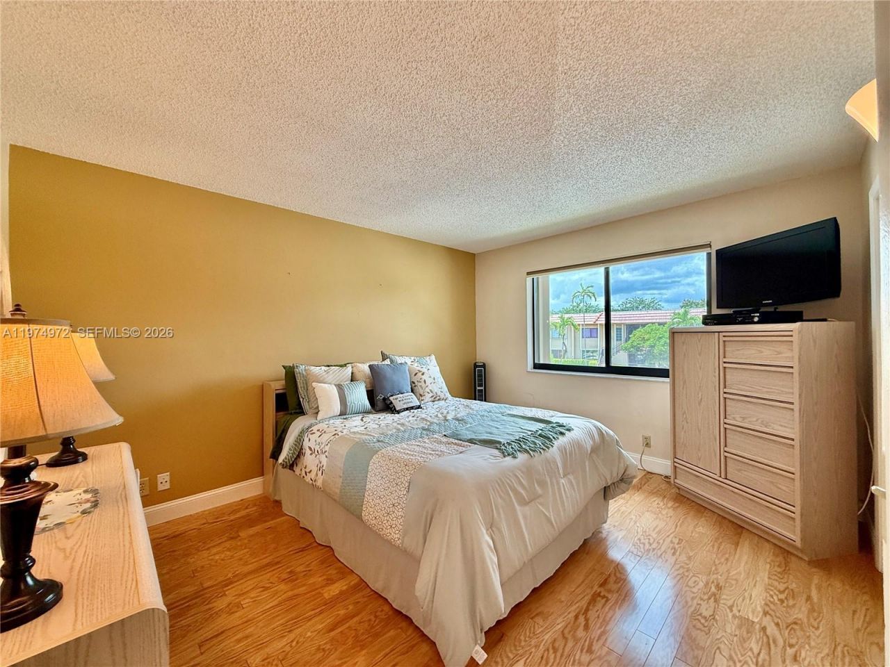 318 Lakeview Dr , Unit 203, Weston, FL 33326 Photo