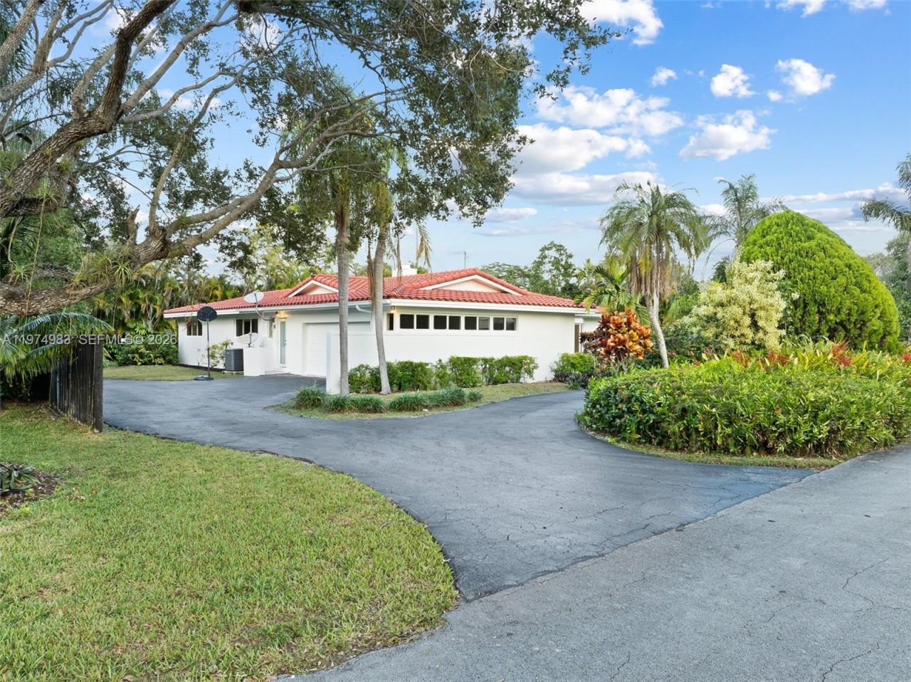 8265 SW 145th St, Palmetto Bay, FL 33158 Photo