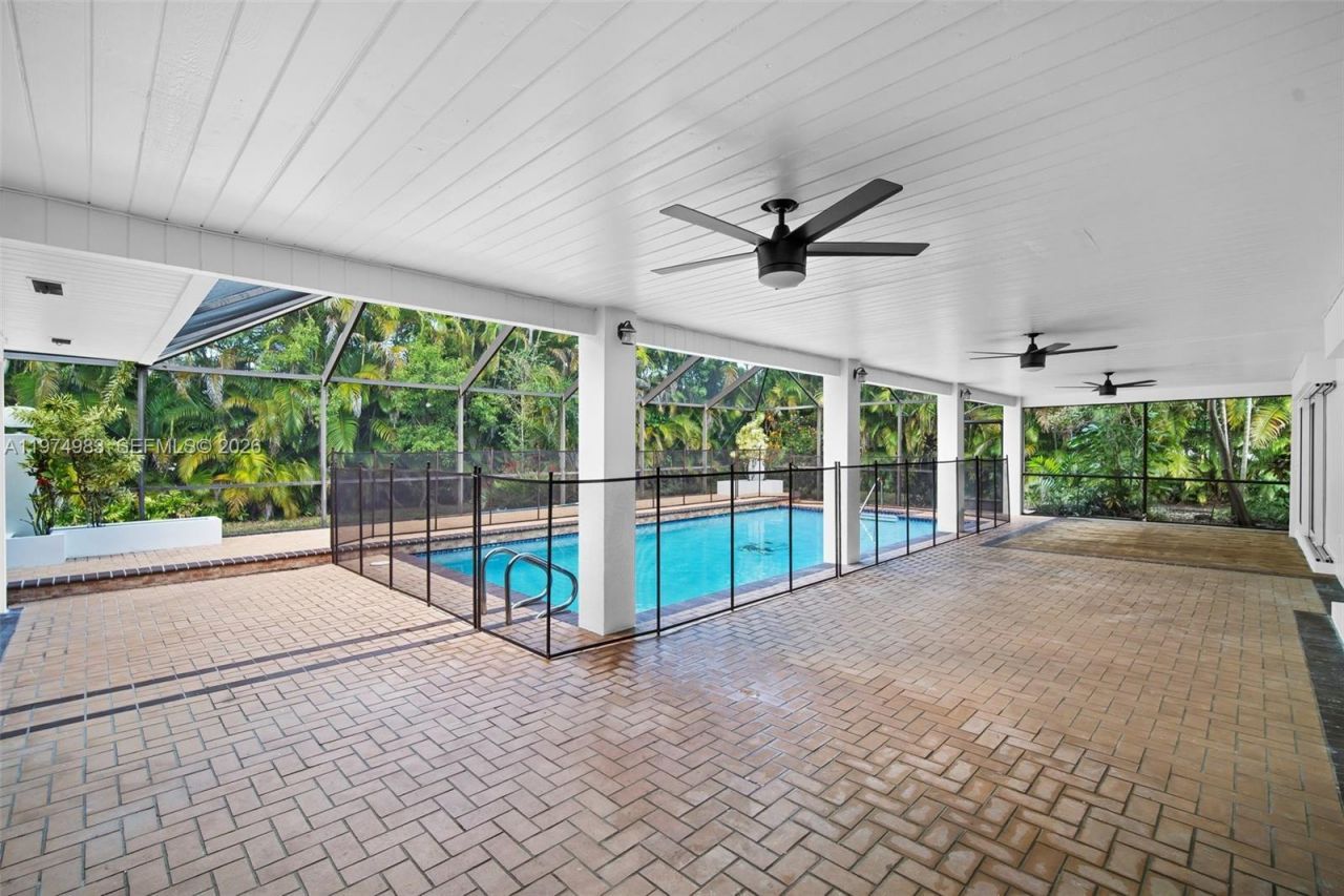 8265 SW 145th St, Palmetto Bay, FL 33158 Photo