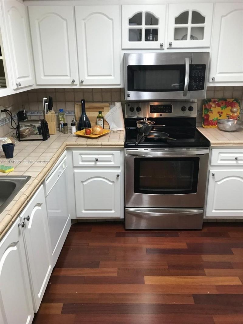 9225 Collins Ave, Unit 903, Surfside, FL 33154 Photo