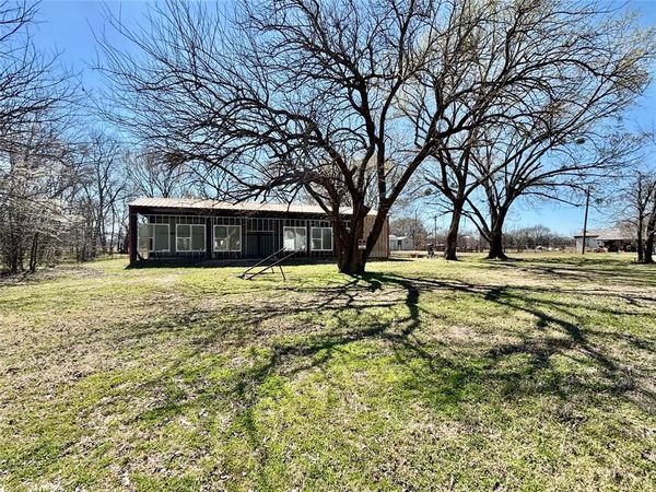 5252 E FM 1396 , Telephone, TX 75488
