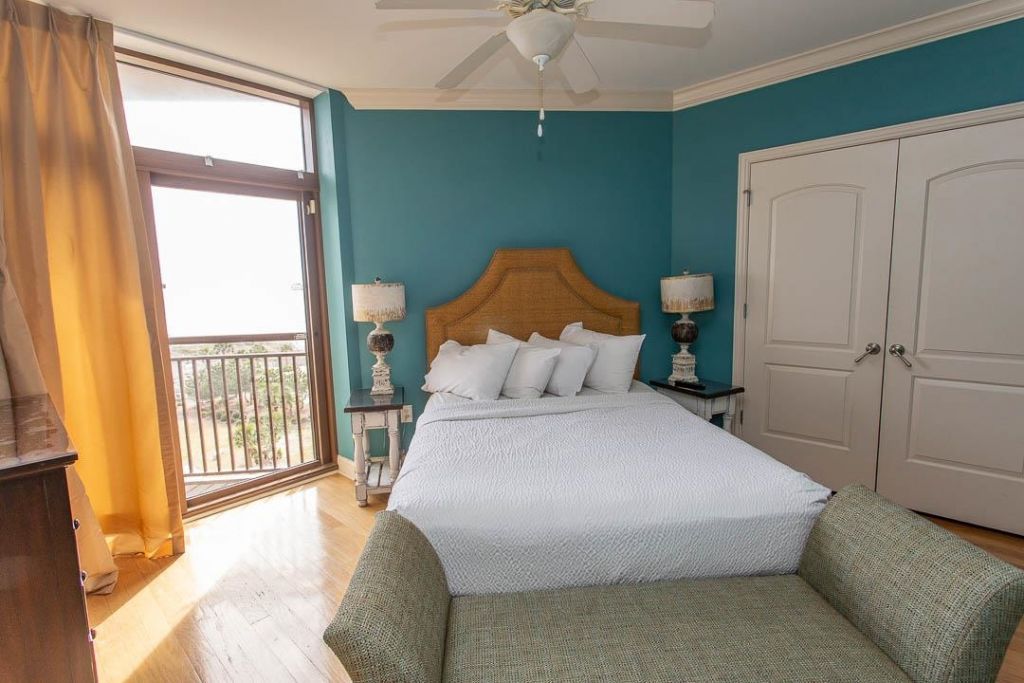 100 North Beach Blvd.  Photo 22