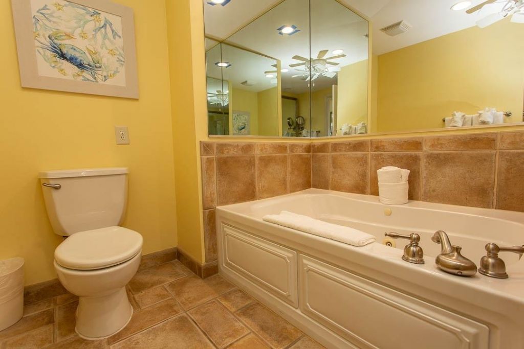 100 North Beach Blvd.  Photo 31