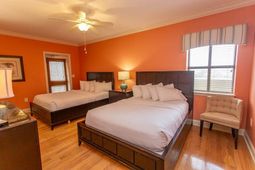 100 North Beach Blvd.  photo 4