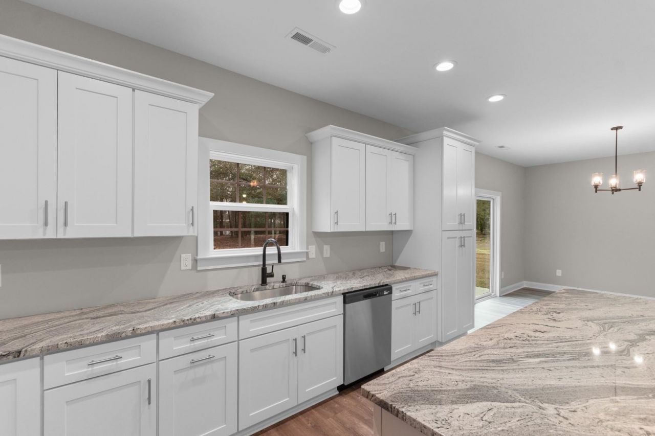 2281 Seaford Dr.  Photo 5