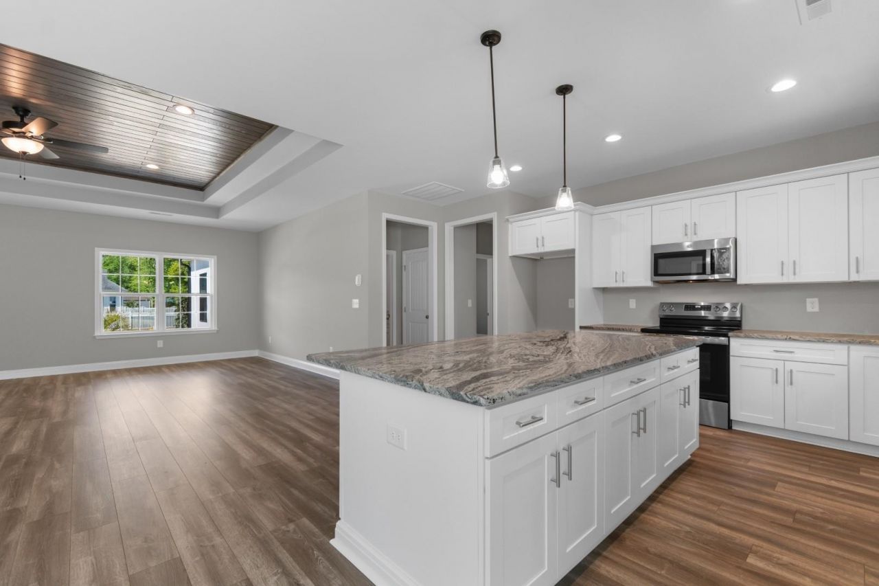 2281 Seaford Dr. Photo 5