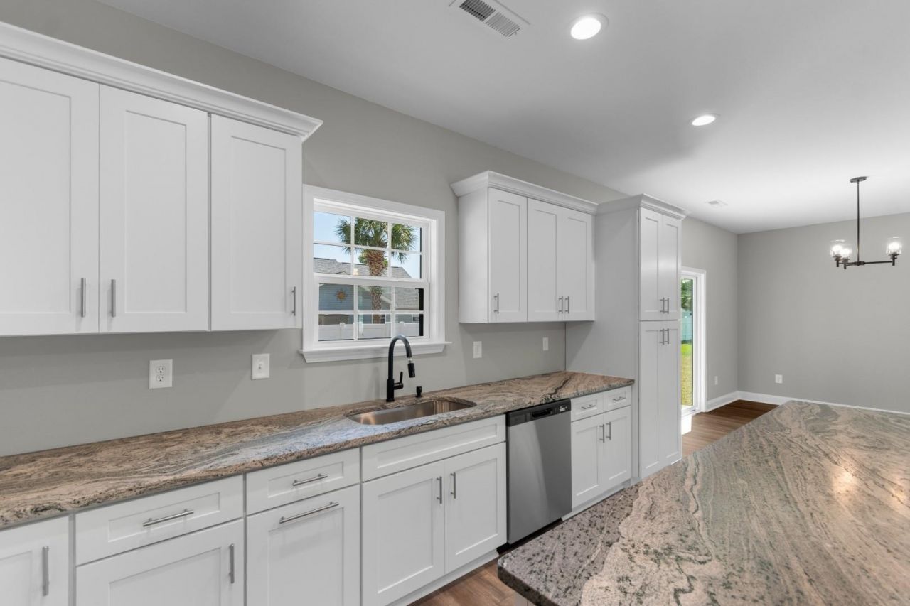 2281 Seaford Dr. Photo 8