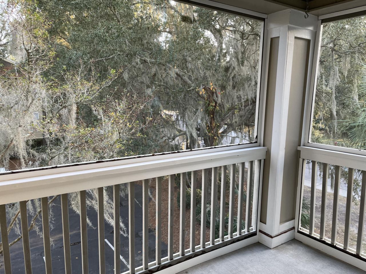 1600 Long Grove Drive Photo 7