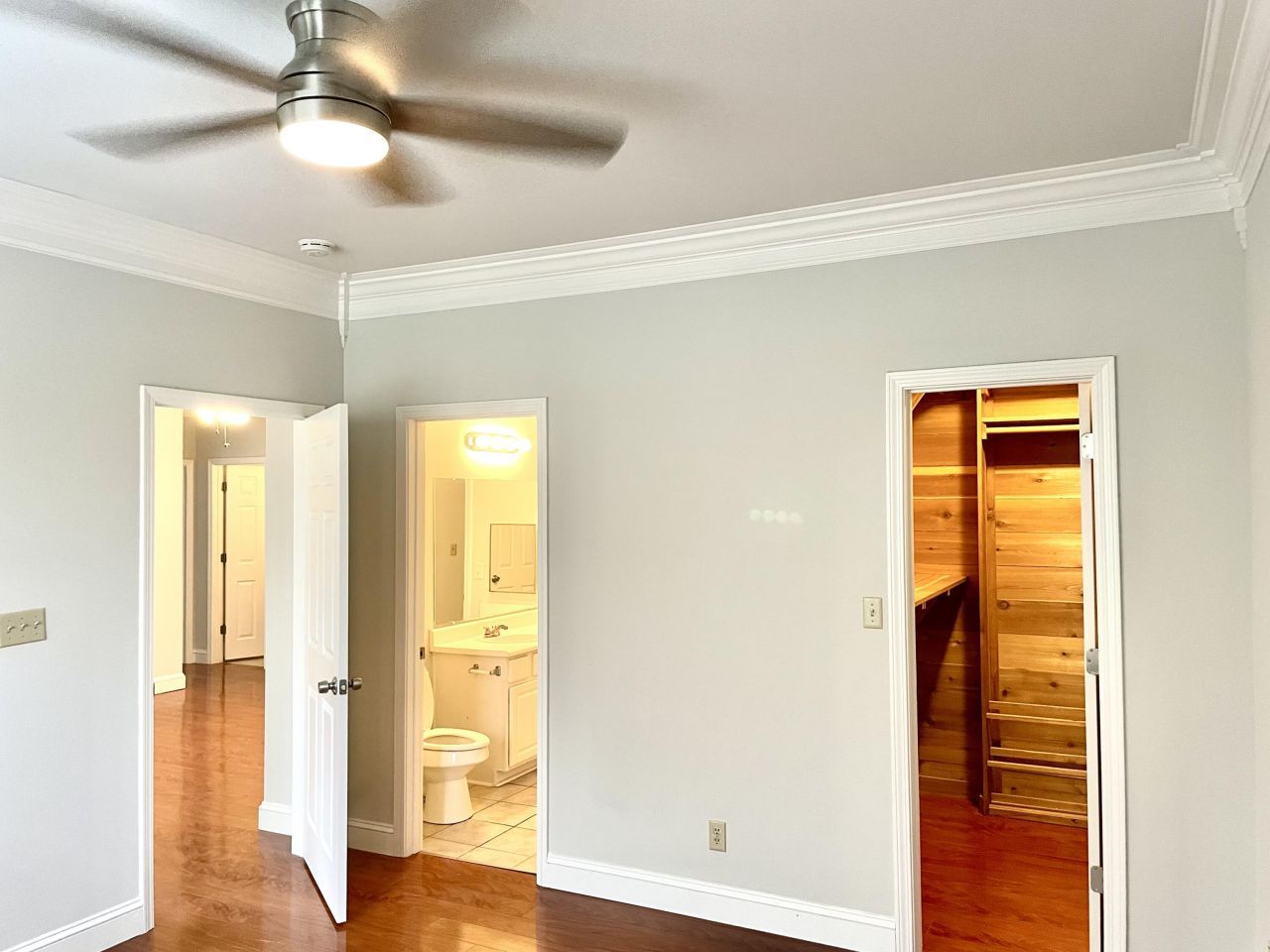 1600 Long Grove Drive Photo 8