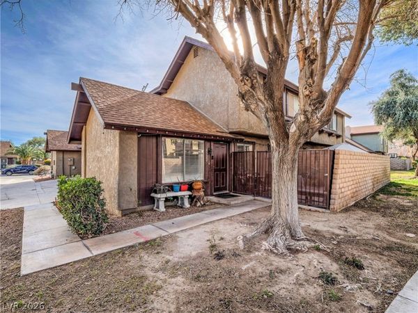 4522 Del Oro Drive , Las Vegas, NV 89102