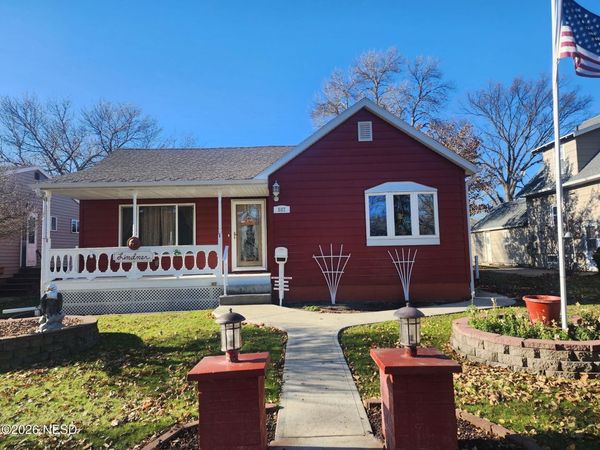 507 8TH STREET SE, Watertown, SD 57201