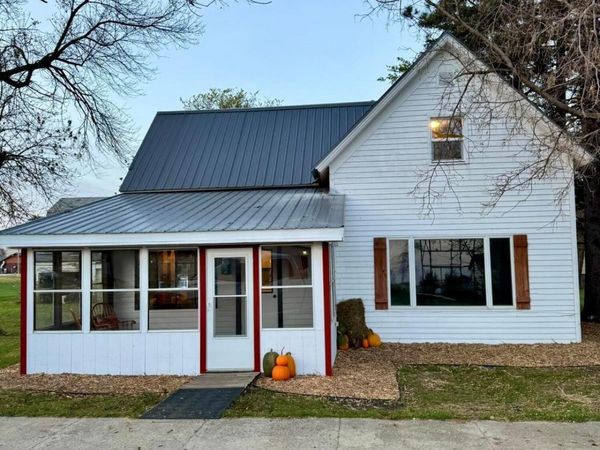 302 3RD STREET, Henry, SD 57243