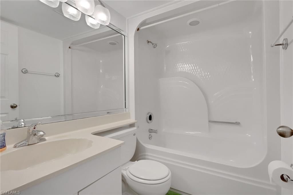 121 Gabriel Cir, Unit 1, Naples, FL 34104 Photo