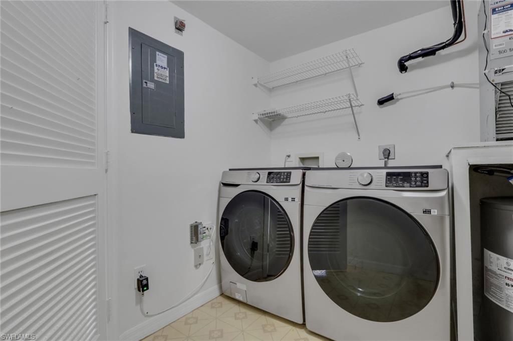 121 Gabriel Cir, Unit 1, Naples, FL 34104 Photo