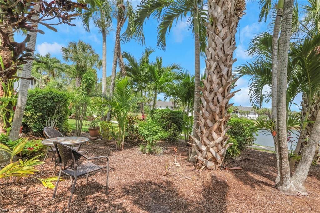 121 Gabriel Cir, Unit 1, Naples, FL 34104 Photo