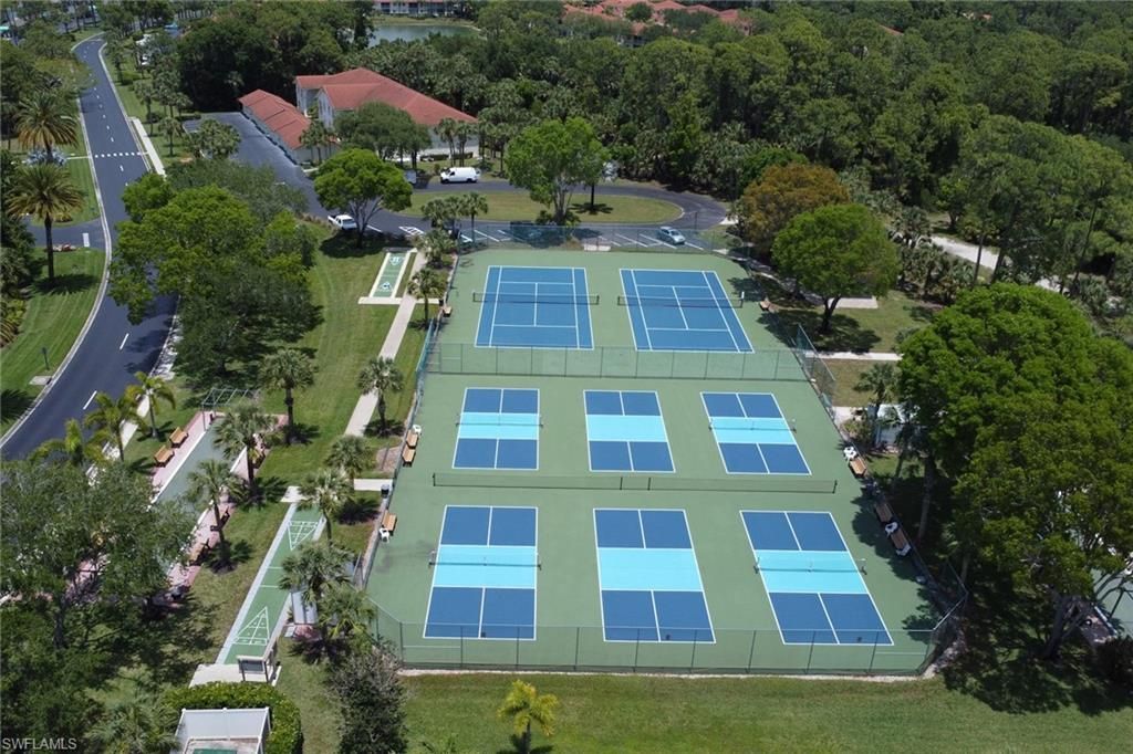 121 Gabriel Cir, Unit 1, Naples, FL 34104 Photo