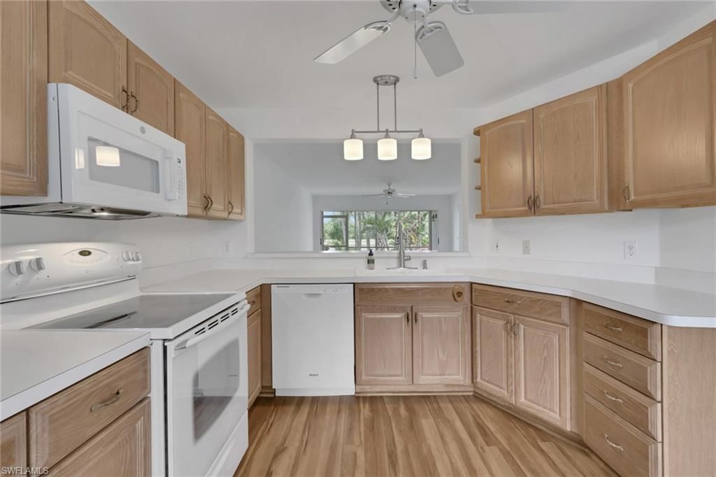 121 Gabriel Cir, Unit 1, Naples, FL 34104 Photo