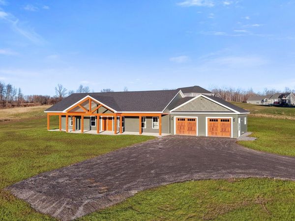 21 Mia Ridge, Sidney, ME 04330