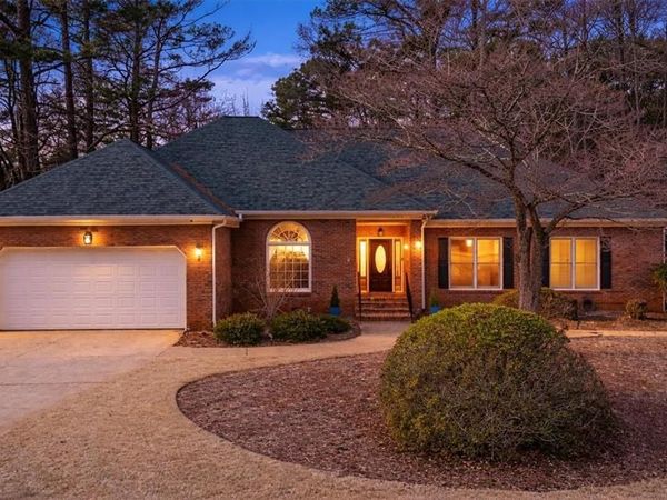 2825 Lakewind Court, Alpharetta, GA 30005
