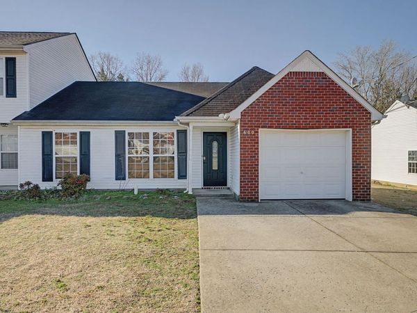 600 McKean Dr , Smyrna, TN 37167