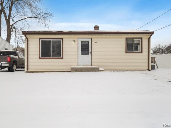 1335 Connell Street, Burton, MI 48529