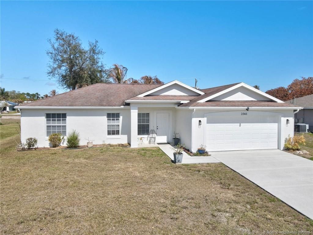 2361 SE Mariposa Avenue, Port Saint Lucie, FL 34952 Photo