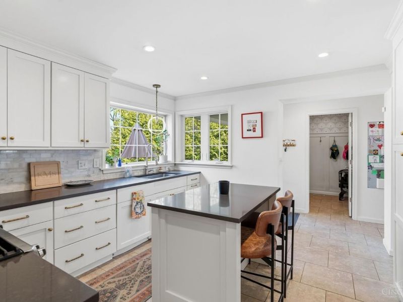 6710 Miami Bluff Drive, Mariemont, OH 45227 Photo 14