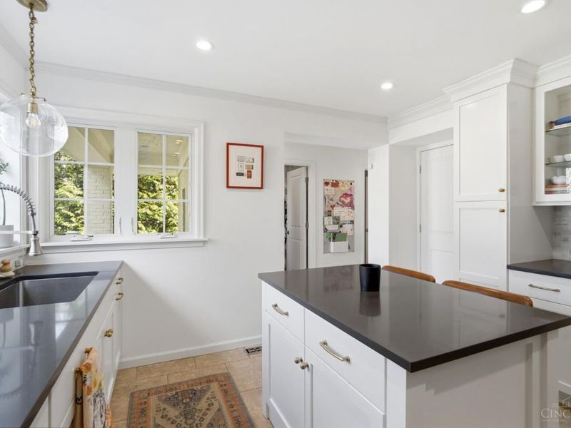 6710 Miami Bluff Drive, Mariemont, OH 45227 Photo 18