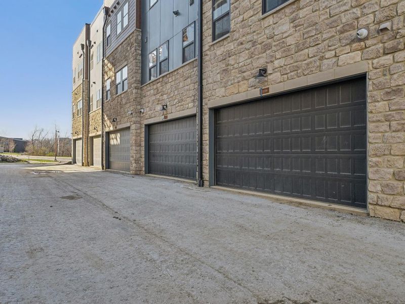 2256 Quarry Trails Drive , Columbus, OH 43228 Photo 15