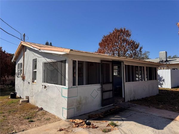 323 W 9TH STREET , FROSTPROOF, FL 33843