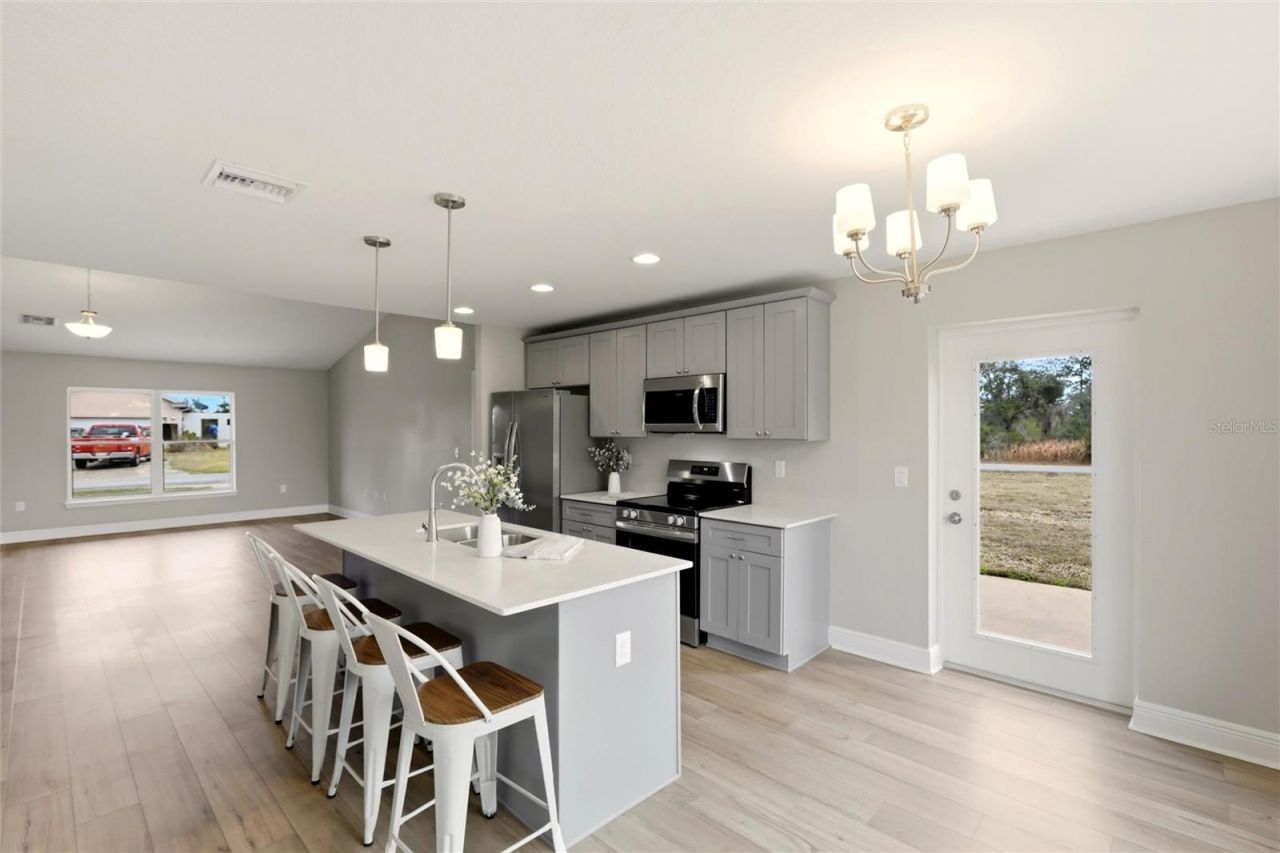 6823 Dickinson Drive, Sebring, FL 33872 Photo