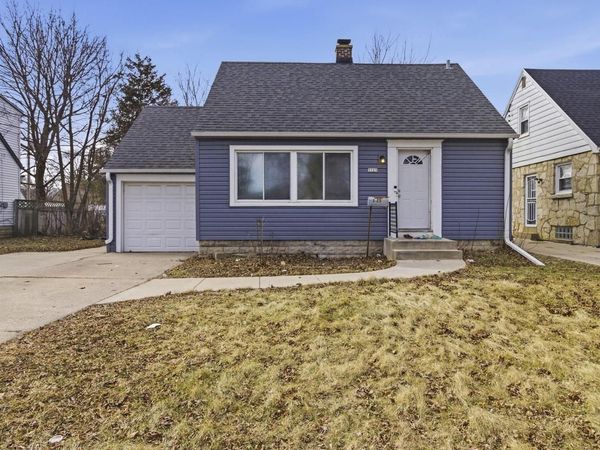 5525 N 52nd STREET, Milwaukee, WI 53218