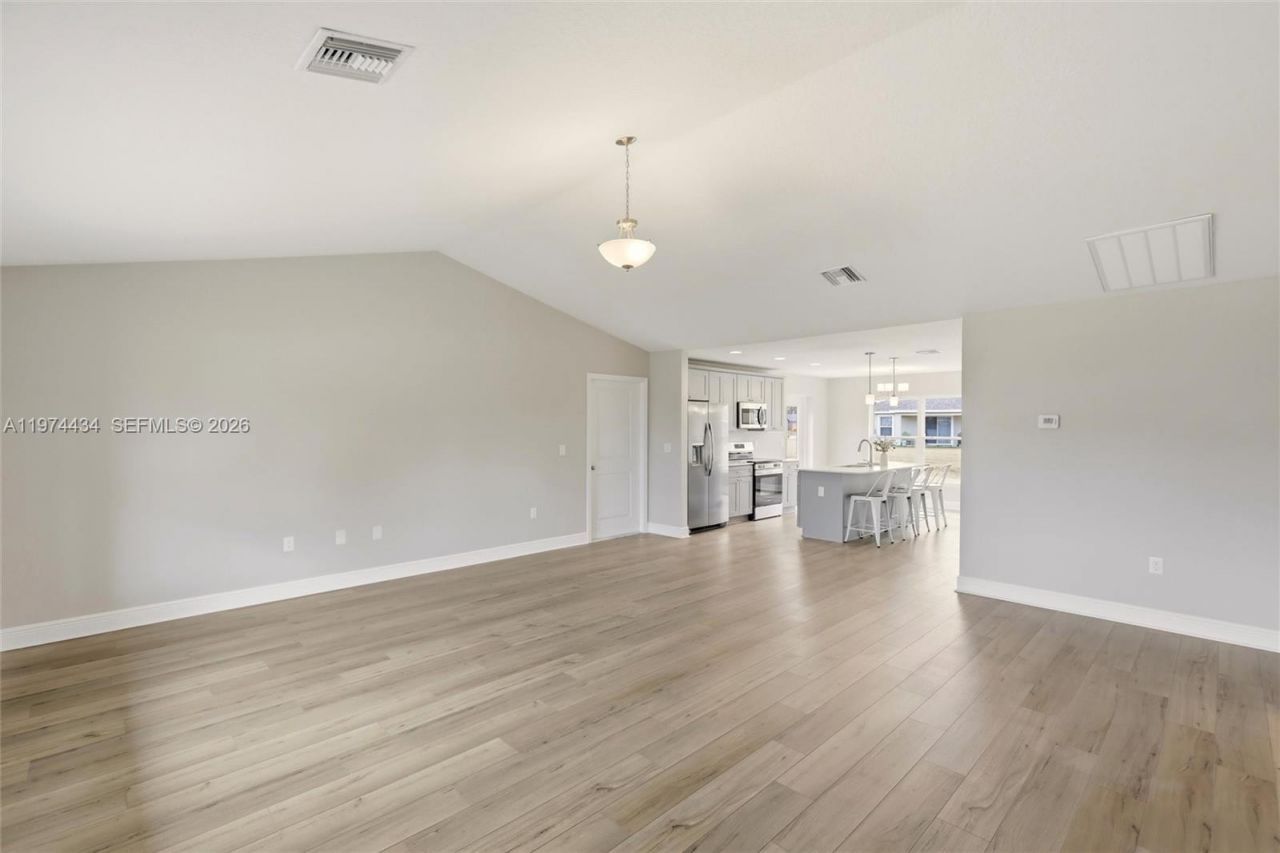 6823 Dickinson Drive, Sebring, FL 33872 Photo