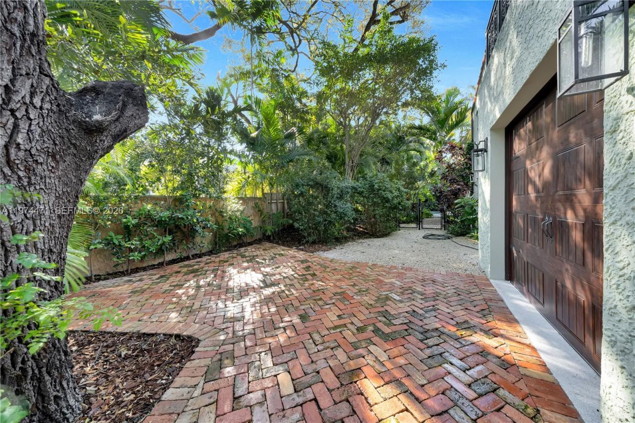 1720 Espanola Dr, Miami, FL 33133 Photo