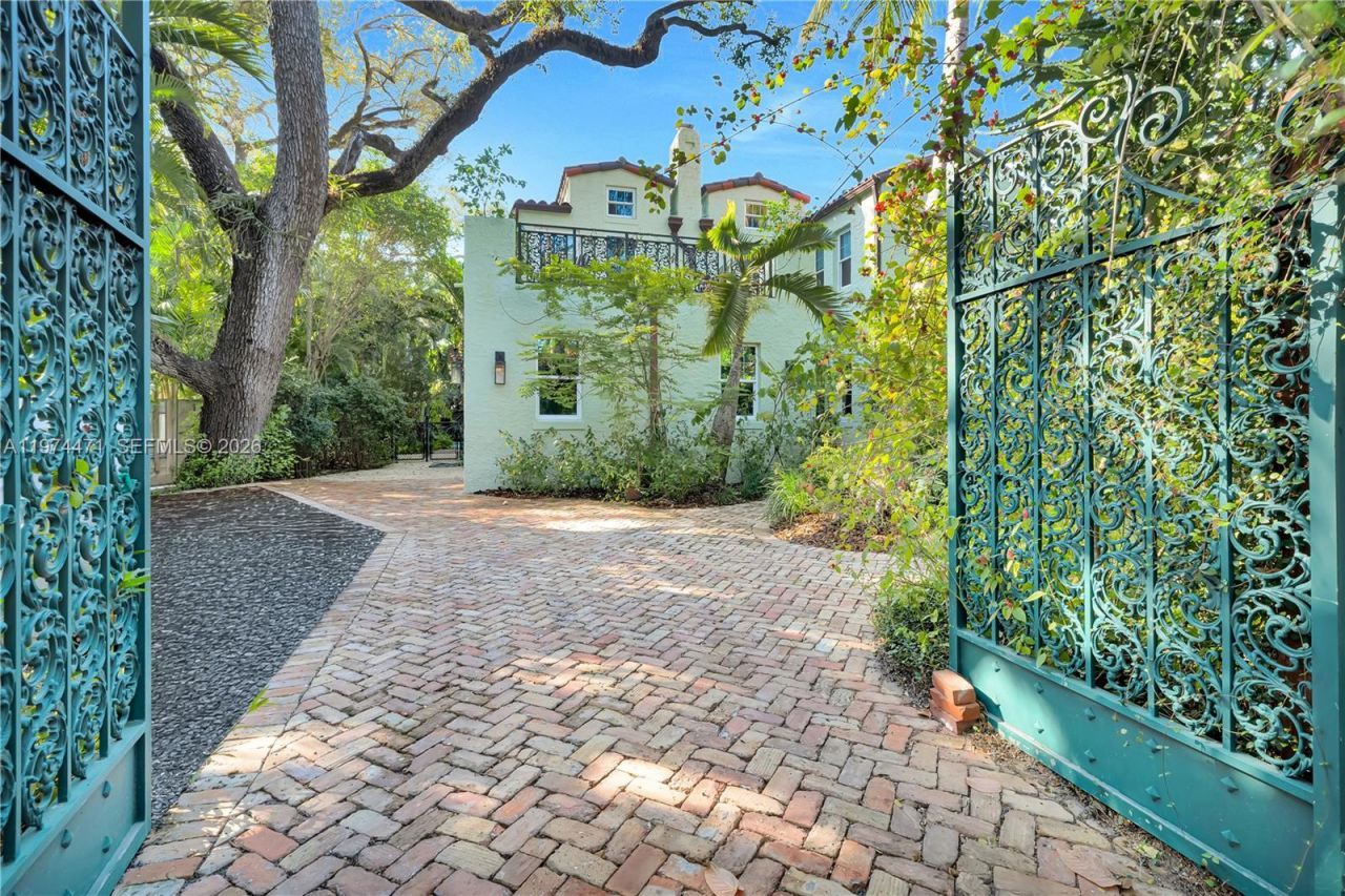 1720 Espanola Dr, Miami, FL 33133 Photo