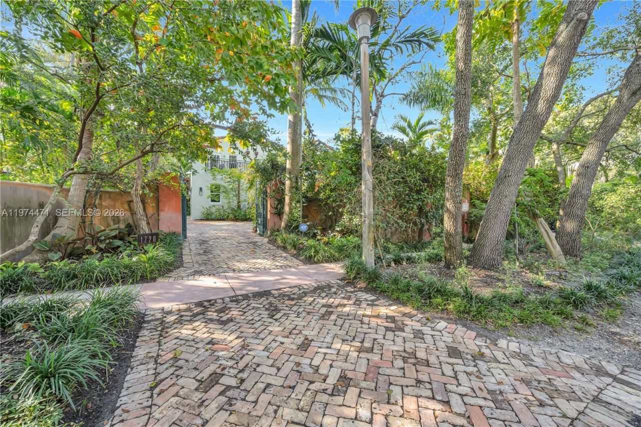 1720 Espanola Dr, Miami, FL 33133 Photo