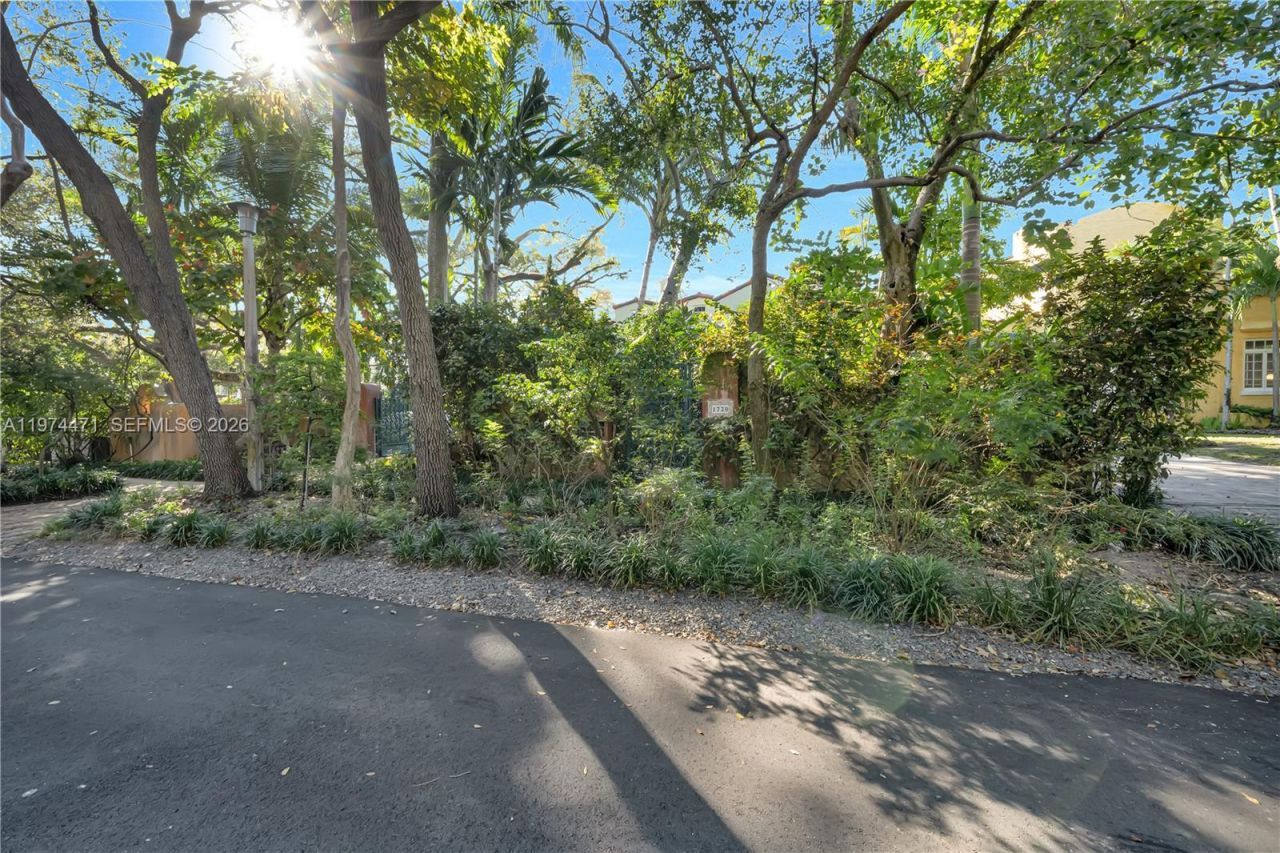 1720 Espanola Dr, Miami, FL 33133 Photo