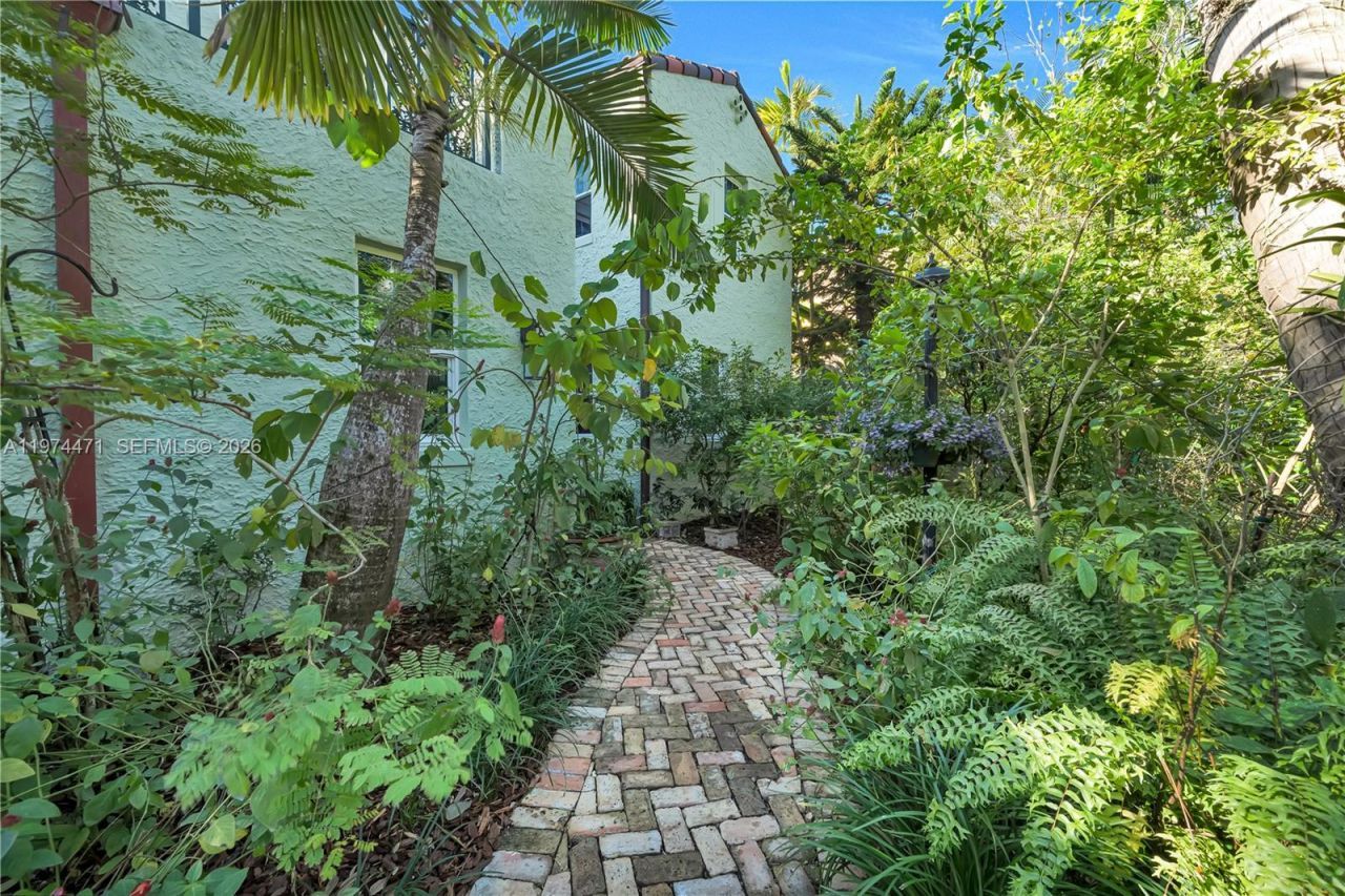 1720 Espanola Dr, Miami, FL 33133 Photo