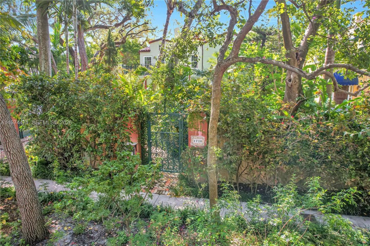 1720 Espanola Dr, Miami, FL 33133 Photo