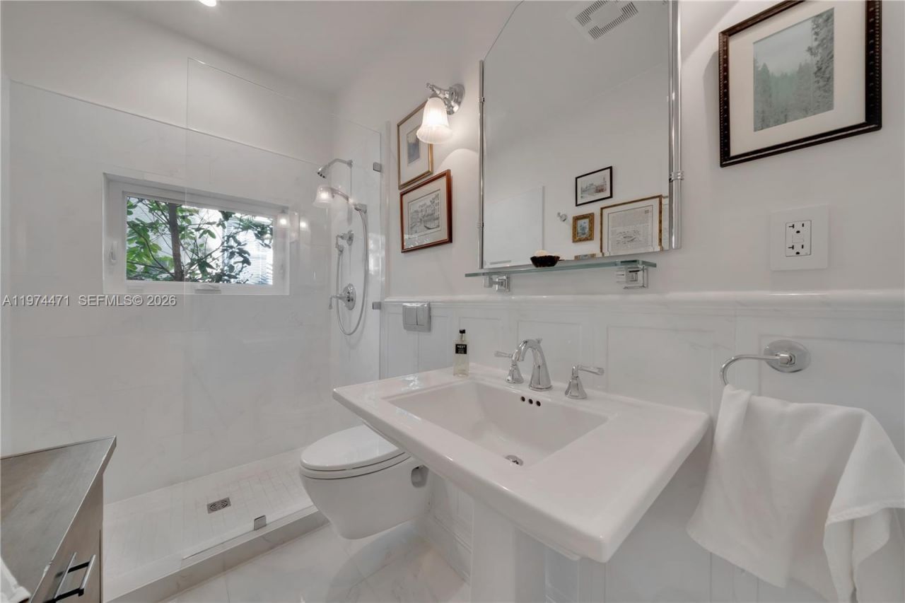 1720 Espanola Dr, Miami, FL 33133 Photo