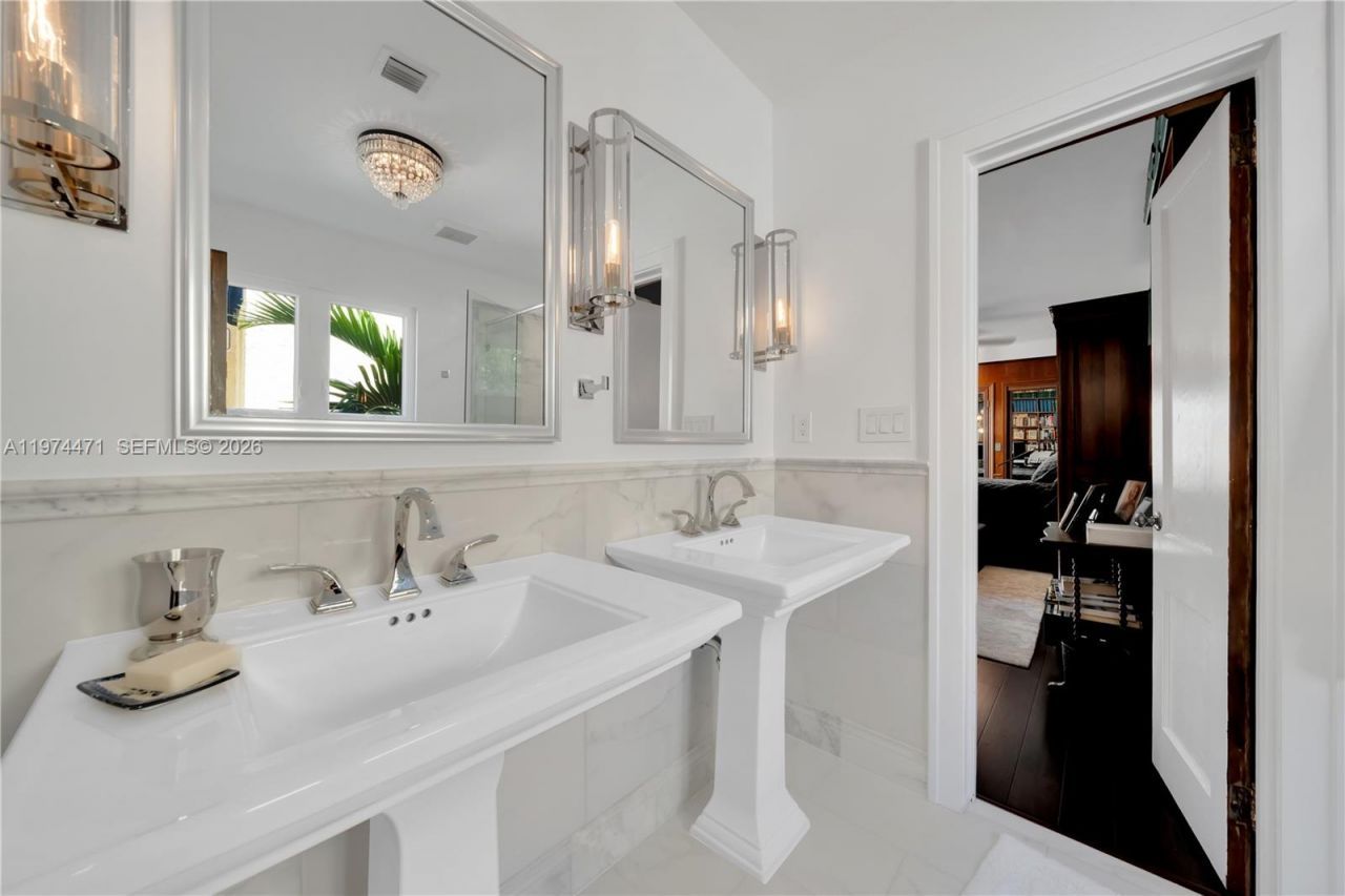 1720 Espanola Dr, Miami, FL 33133 Photo