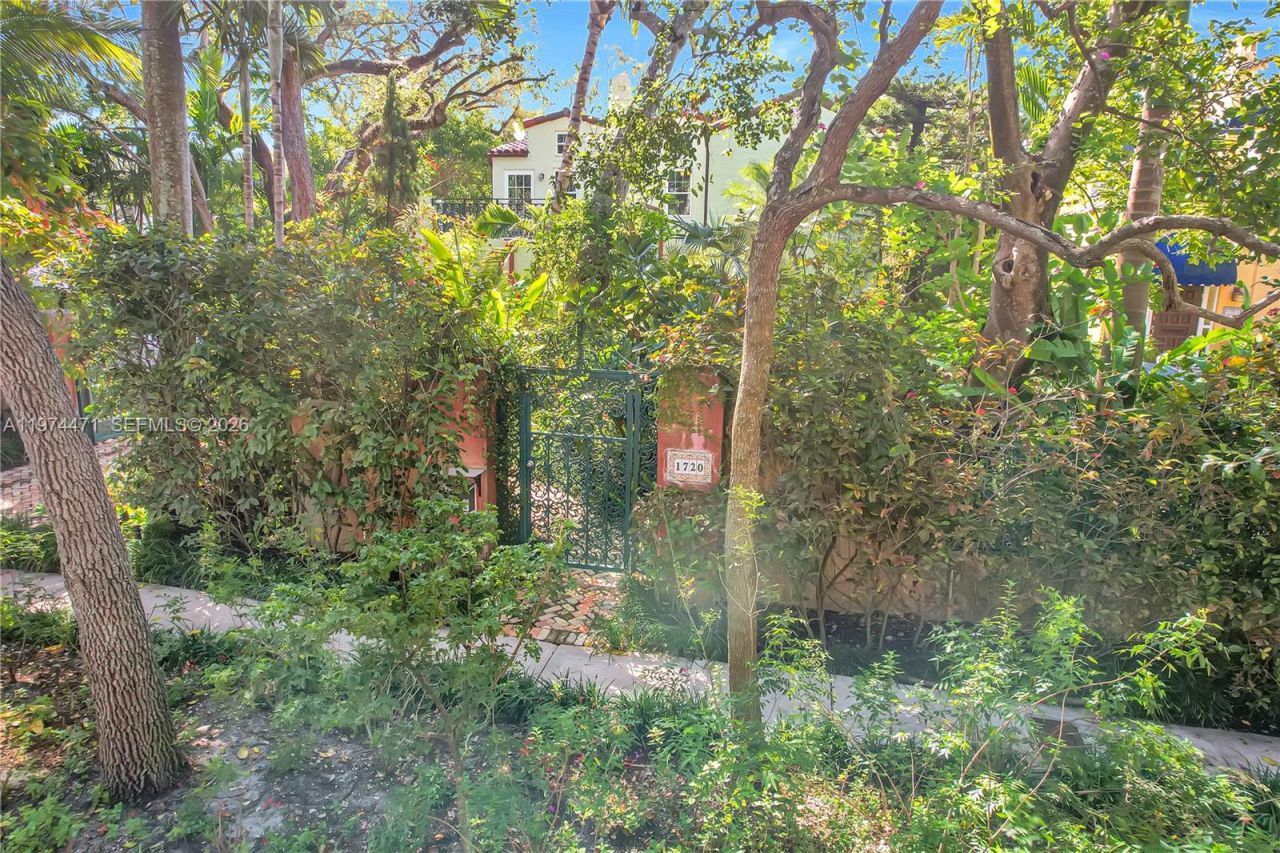 1720 Espanola Dr, Miami, FL 33133 Photo