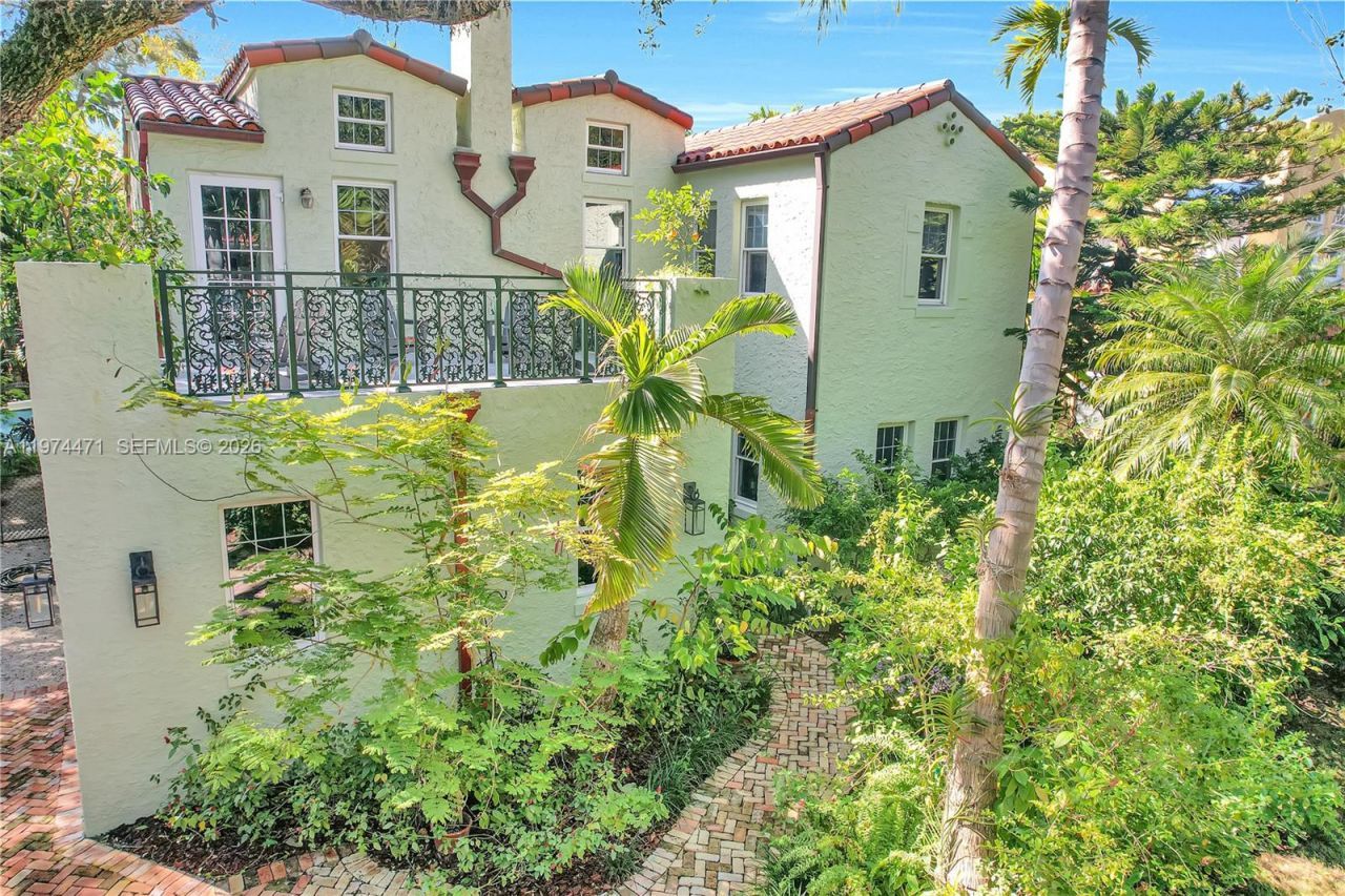 1720 Espanola Dr, Miami, FL 33133 Photo